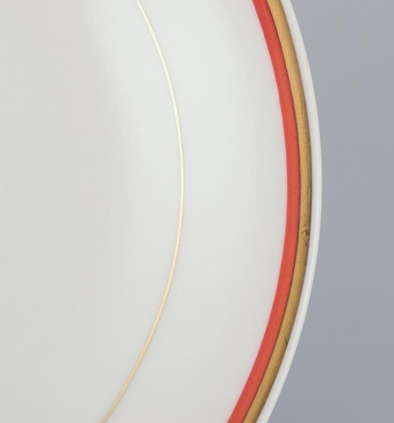 Meissen, Germany. Set of six plates. Orange and gold-decorated rim. 1930/1940s In Excellent Condition For Sale In Copenhagen, DK