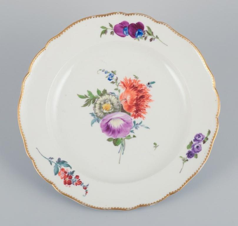 19th Century Meissen, Germany. Six antique porcelain dinner plates. Ca 1800 For Sale