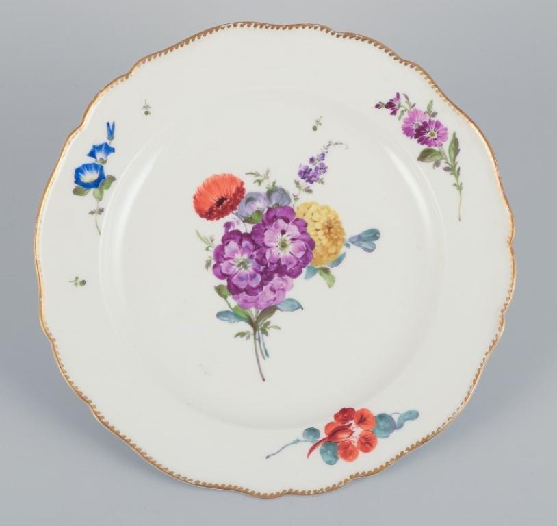 Meissen, Germany. Six antique porcelain dinner plates. Ca 1800 For Sale 1