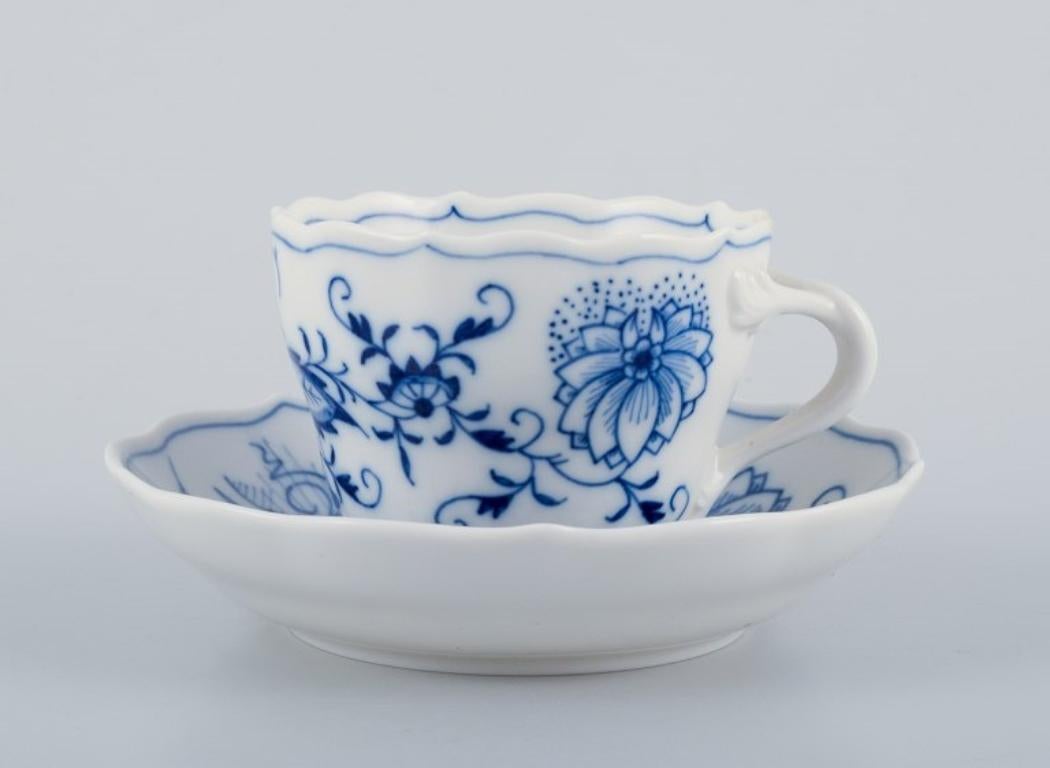 Meissen, Germany,  six Blue Onion coffee cups (demitasse) with saucers. In Excellent Condition For Sale In Copenhagen, DK
