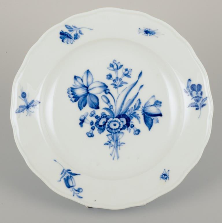 Hand-Painted Meissen, Germany. Six dinner plates in porcelain. 1920s/30s For Sale