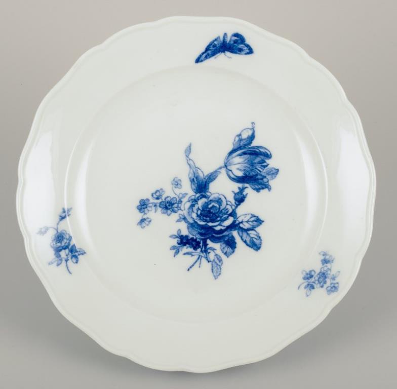 Meissen, Germany. Six dinner plates in porcelain. 1920s/30s In Excellent Condition For Sale In Copenhagen, DK