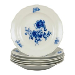 Meissen, Germany. Six dinner plates in porcelain. 1920s/30s
