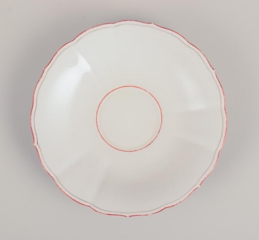 Meissen, Alemania. Taza de té y taza de caldo con platillos de porcelana. Porcelana en venta