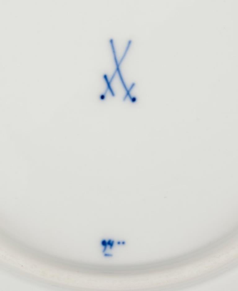 Meissen, Germany. Three Blue Onion Pattern deep plates. Hand-painted porcelain. 2