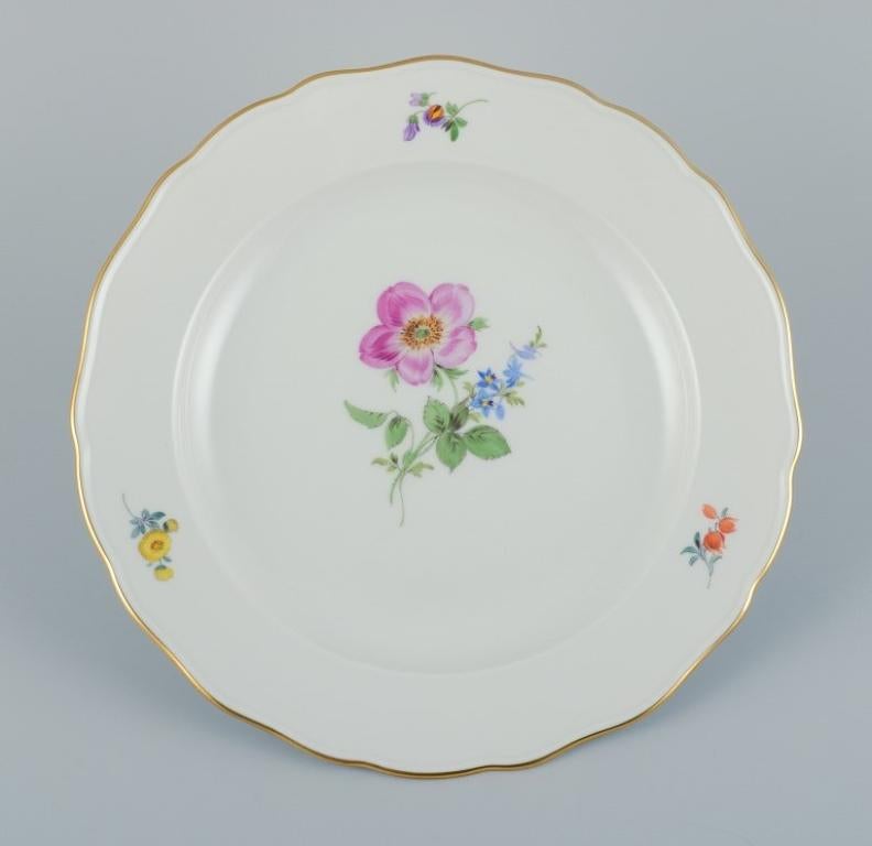 Meissen, Germany. Three Large Dinner Plates in Porcelain with Flowers For Sale 1