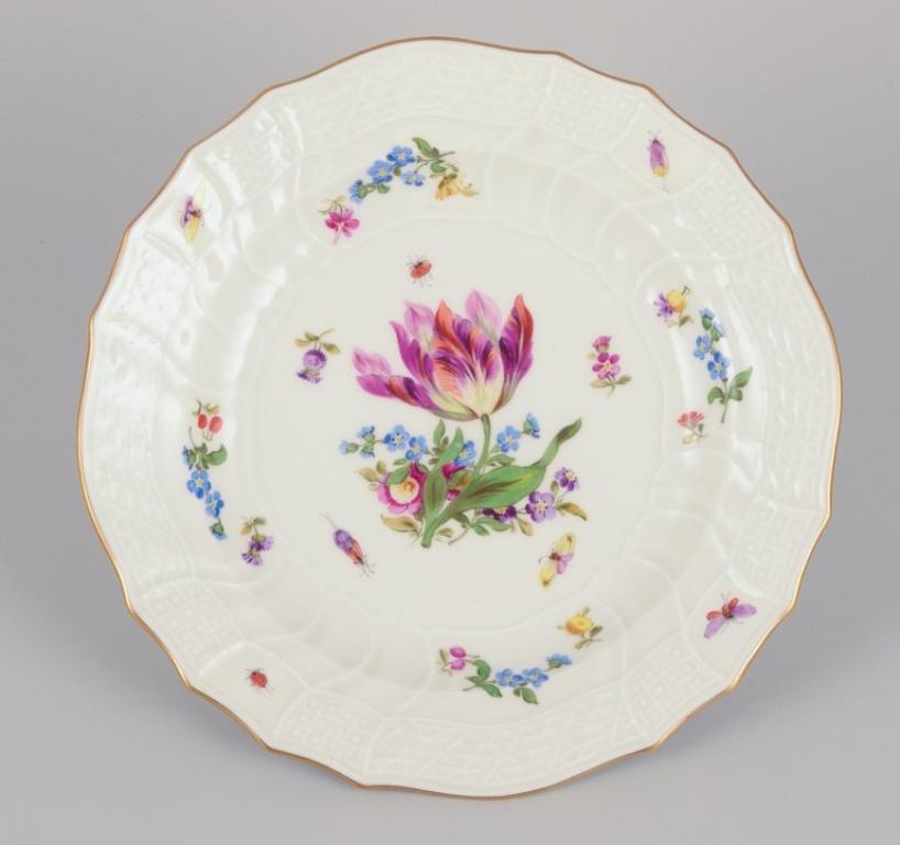 Meissen, Germany. Three plates in porcelain with flowers and butterflies In Excellent Condition For Sale In Copenhagen, DK