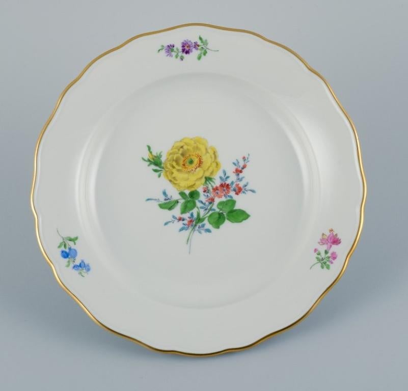 Meissen, Germany, Three Porcelain Plates Hand Painted with Floral Motifs In Excellent Condition In Copenhagen, DK