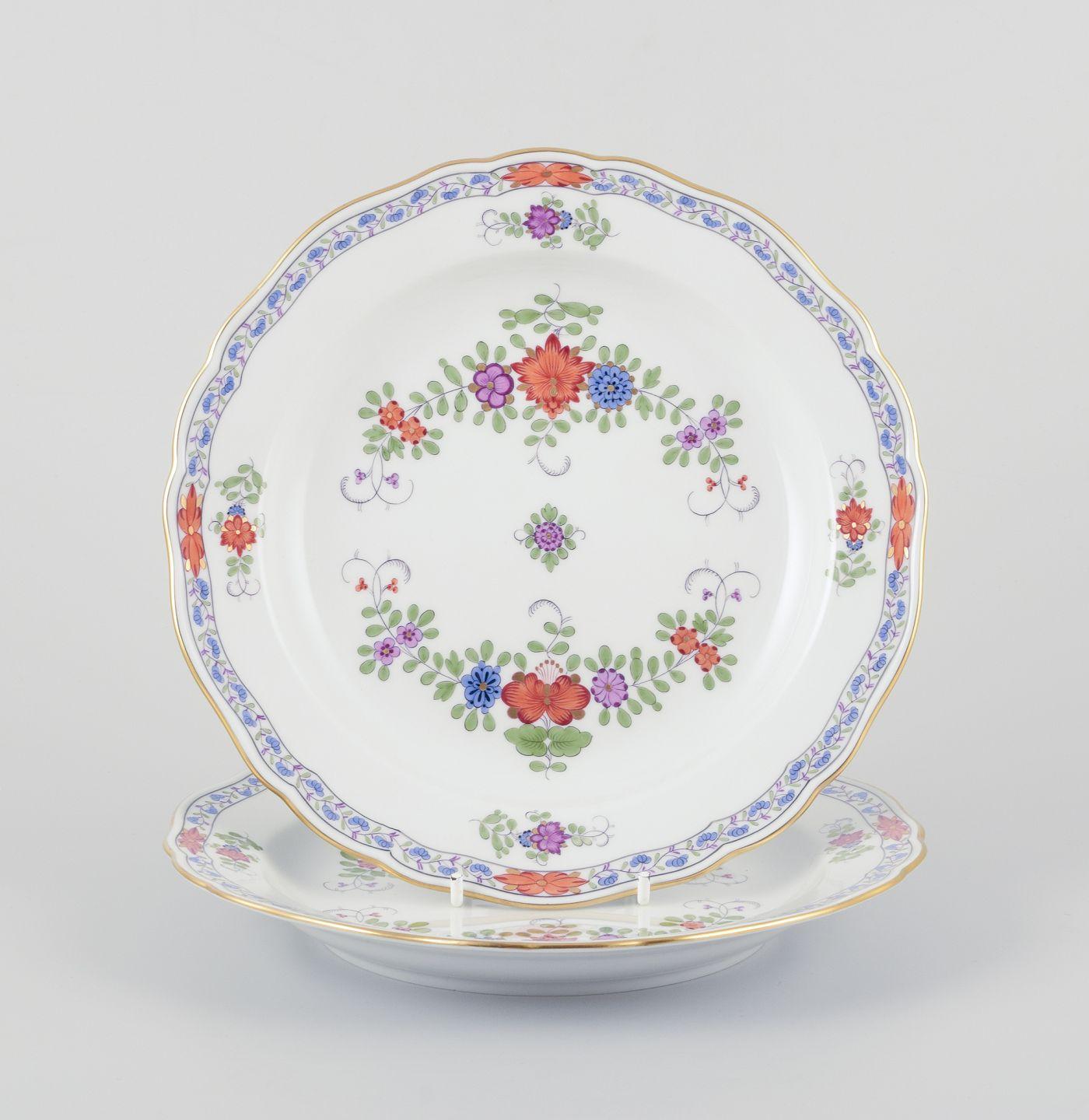 PRE-OWNED GOODS ARE EXEMPT FROM IMPORT TARIFFS FOR U.S., UK, AUSTRALIAN & CANADIAN CUSTOMERS.   
THEREFORE, NO IMPORT TARIFFS WILL BE APPLICABLE TO YOUR PURCHASE. 

Meissen, Germany. Two ‘Kakiemon’ porcelain plates.
Hand-painted floral