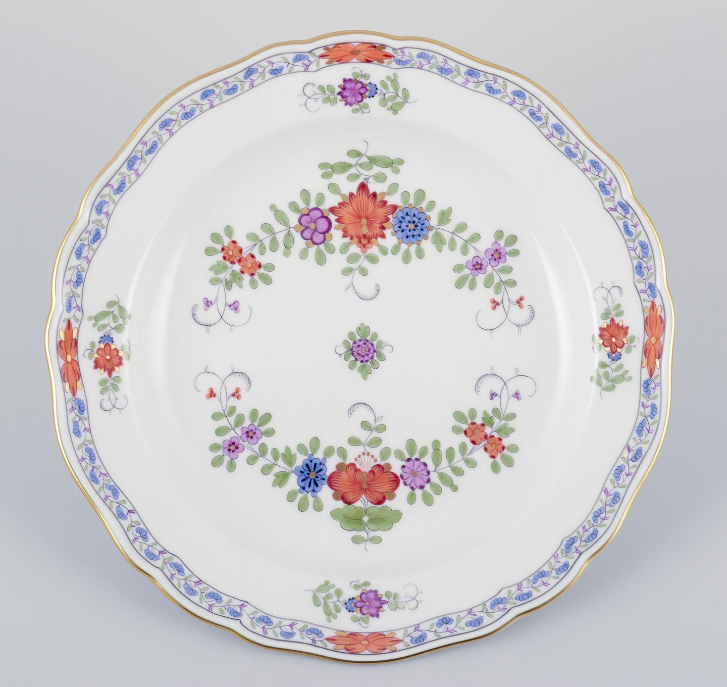Glazed Meissen, Germany. Two ‘Kakiemon’ porcelain plates. For Sale