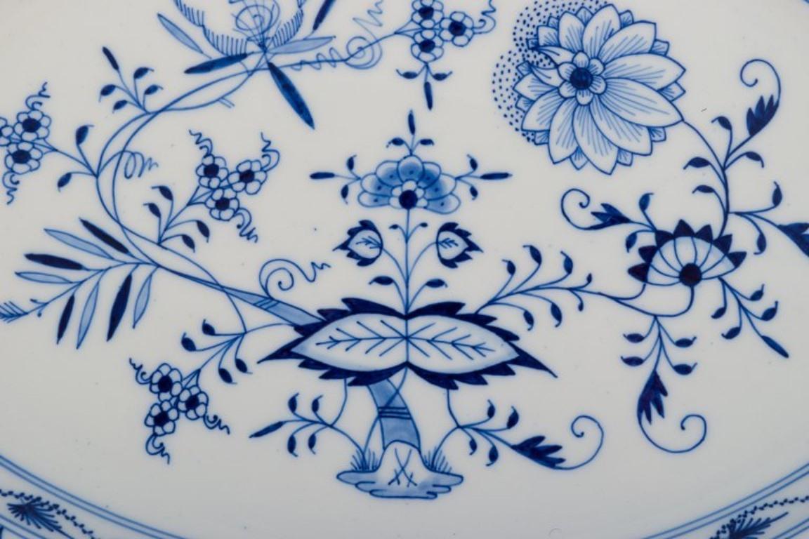 Tedesco Meissen, Germania, due piatti da portata ovali Blue Onion in porcellana. in vendita