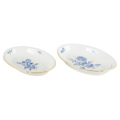 Meissen, Germany. Two oval serving dishes in porcelain with blue floral motifs.
