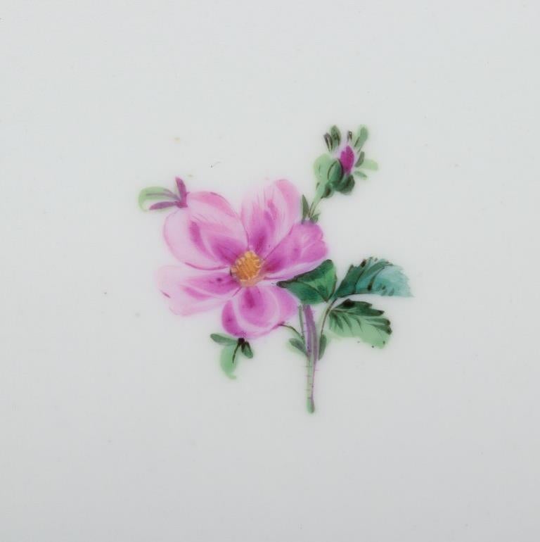 Meissen, Alemania, dos cuencos cuadrados poco profundos. Porcelana pintada a mano. en Excelente estado para la venta en Copenhagen, DK