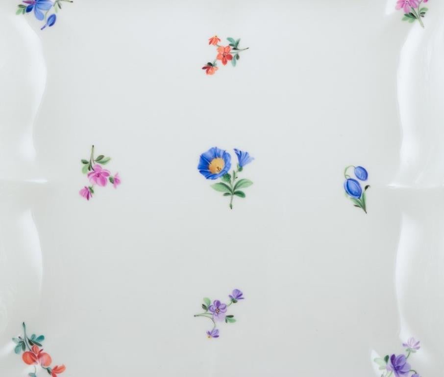 Meissen, Alemania, dos cuencos cuadrados poco profundos. Porcelana pintada a mano. en venta 2