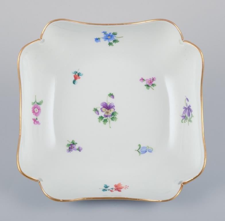 Meissen, Alemania, dos cuencos cuadrados. Porcelana pintada a mano. en Excelente estado para la venta en Copenhagen, DK