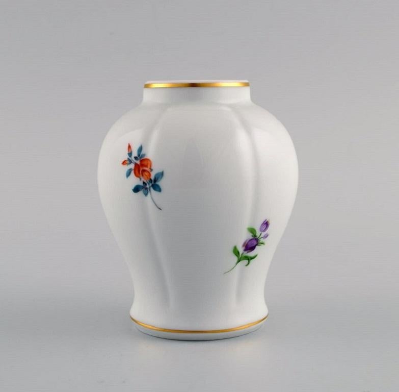 Porcelain Meissen, Germany. Two vases and two small bowls in hand-painted porcelain. For Sale