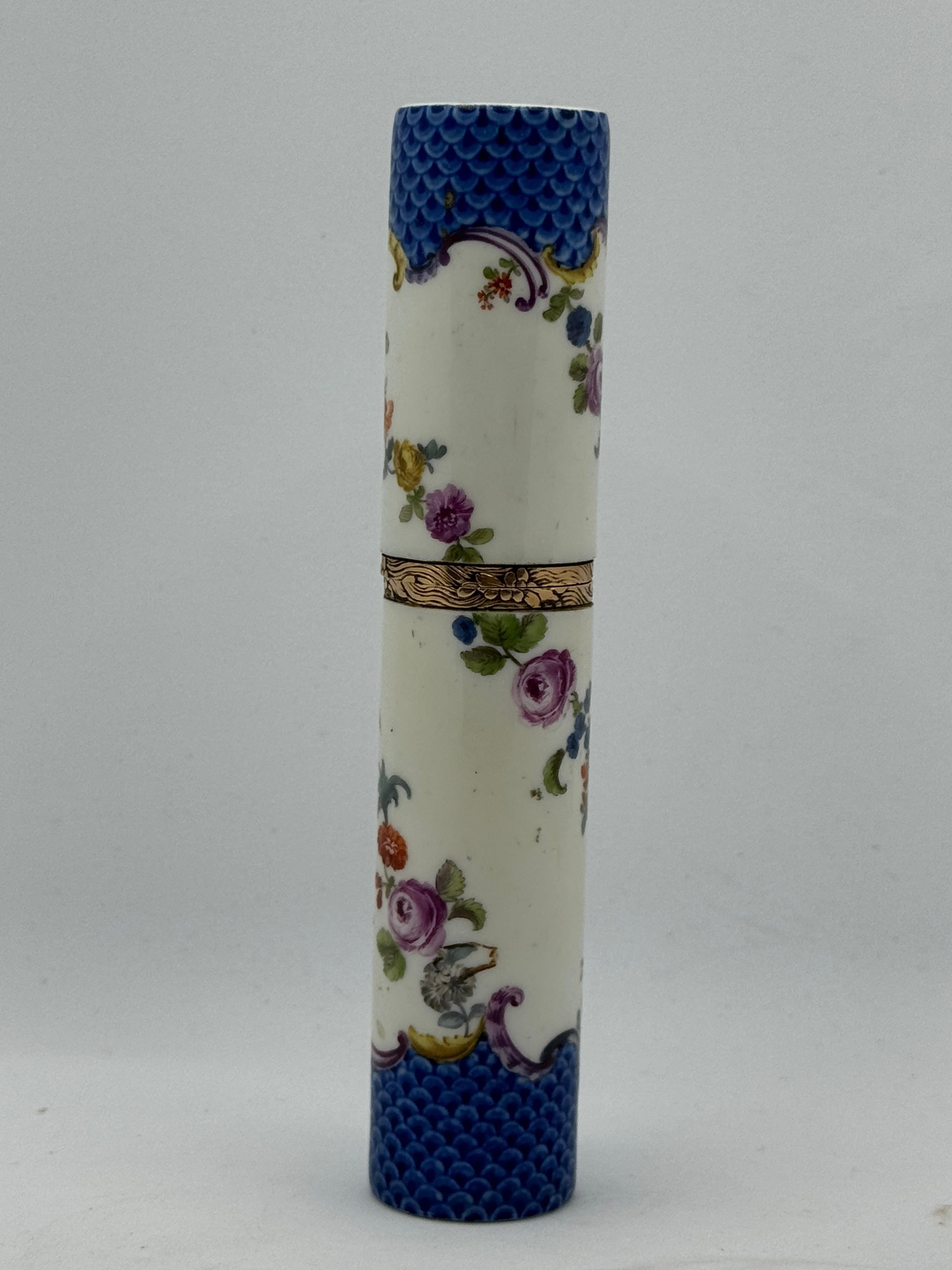 Etui montado en metal dorado de Meissen / Estuche para pasamontañas, hacia 1755 en Bueno estado para la venta en Basildon, GB