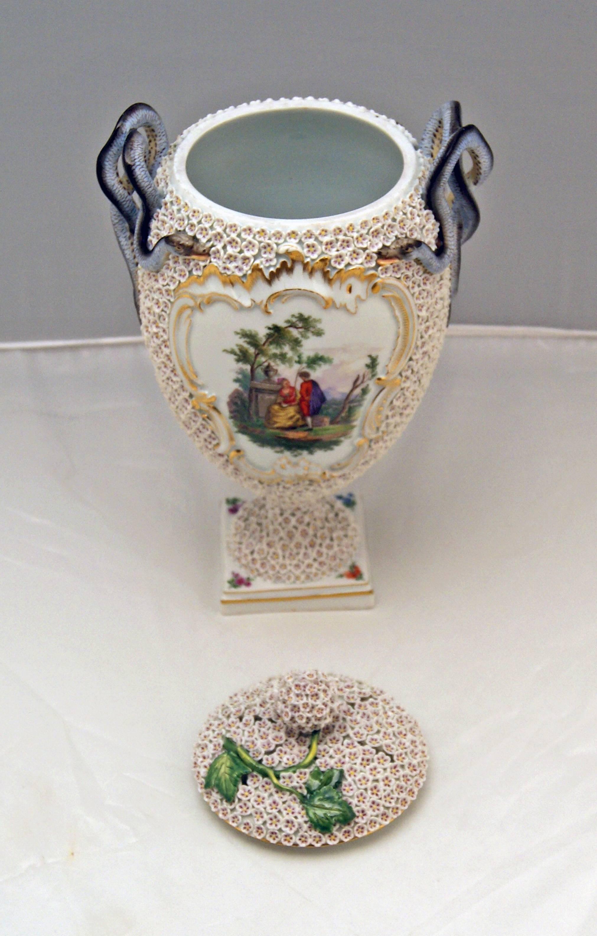 Meissen Goblet Lidded Vase with Snowball Pattern and Snake Handles Made In Excellent Condition In Vienna, AT