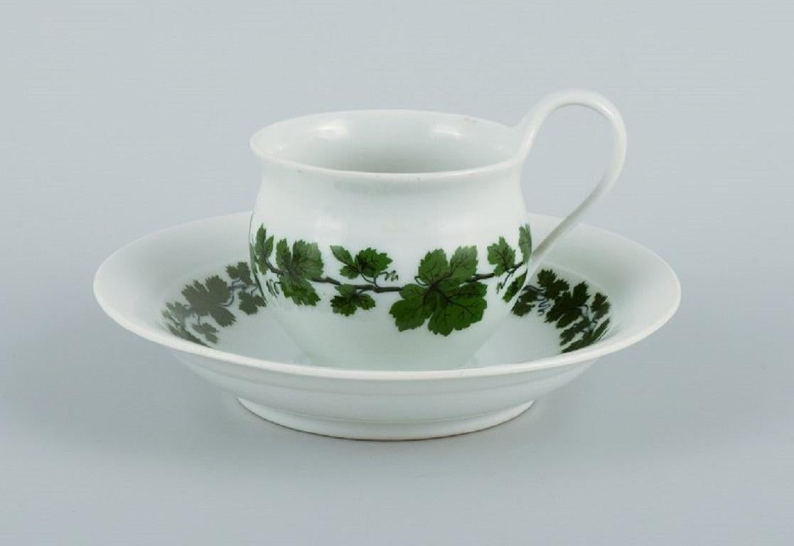 Hand-Painted Meissen, Green Ivy Vine, 3 Coffee Cups with Accompanying Saucers, Early 20th C For Sale