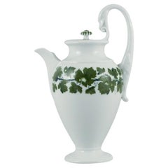 Antique Meissen Green Ivy Vine. Coffee Pot in Hand-Painted Porcelain. Early 20th Century