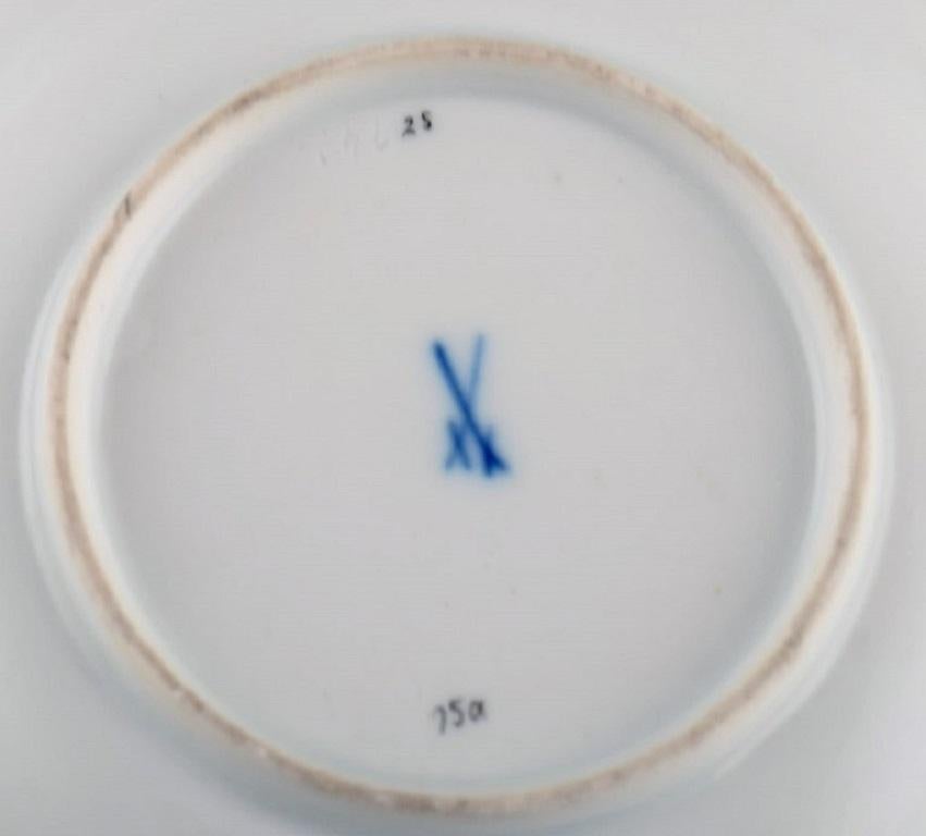 Taza de té y moka con hojas de parra de hiedra verde de Meissen en porcelana pintada a mano principios del siglo XX en venta