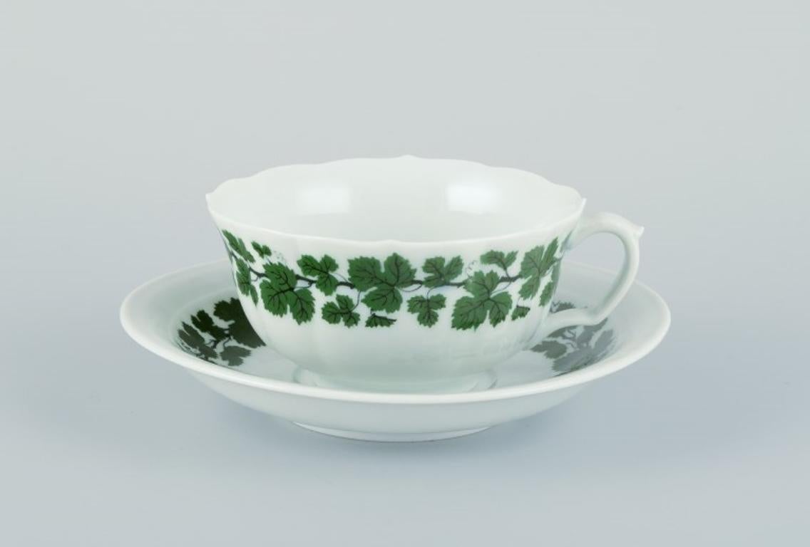 Meissen, Green Ivy Vine, a set of three tea cups and saucers.
Mid-20th century.
Marked.
Perfect condition.
Mixed factory qualities.
Cup: Diameter 9.8 cm. without handle x Height 4.8 cm.