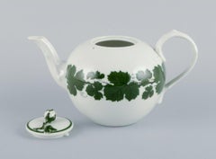 Meissen Green Ivy Vine, small teapot with flower knob lid.