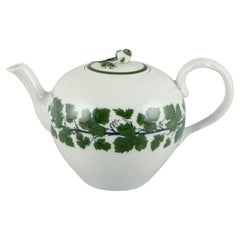 Vintage Meissen Green Ivy Vine, small teapot with flower knob lid. 