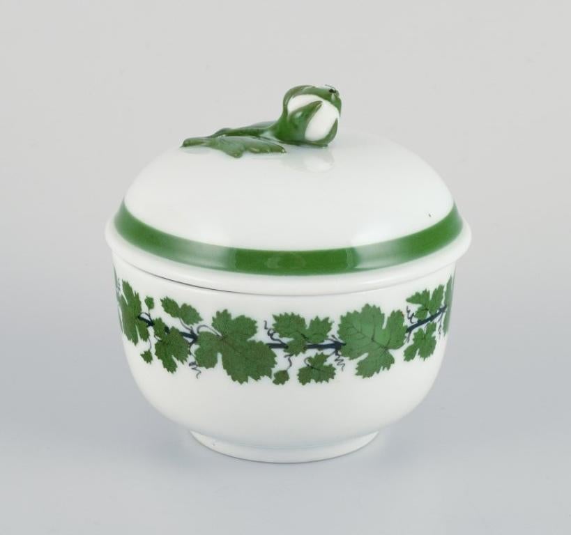 Meissen Green Ivy Vine, sugar bowl and creamer in porcelain. In Excellent Condition For Sale In Copenhagen, DK