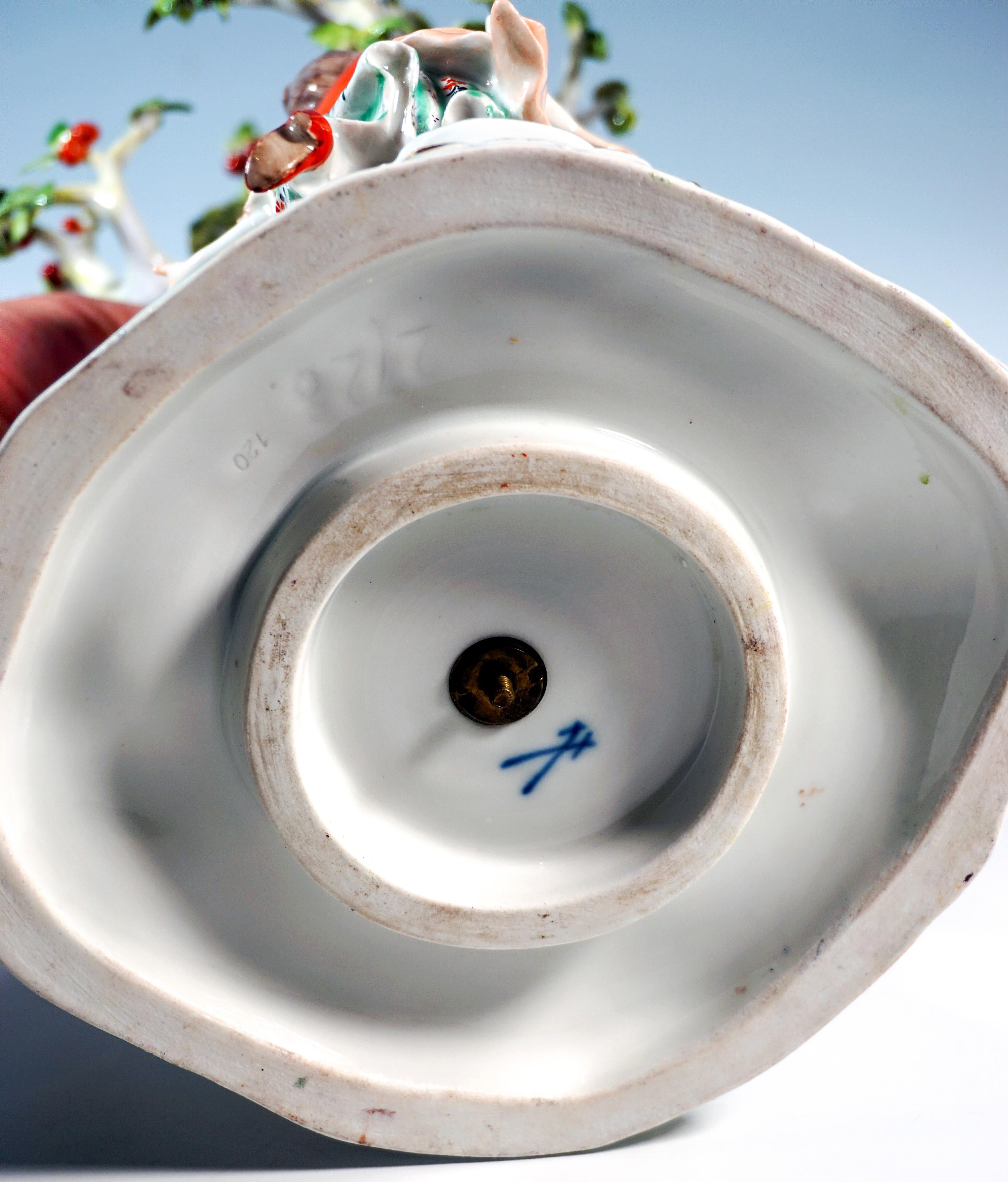 Groupe de Meissen, Enfants dansant autour d'un arbre, par J.J. Kaendler, 20e siècle Bon état - En vente à Vienna, AT