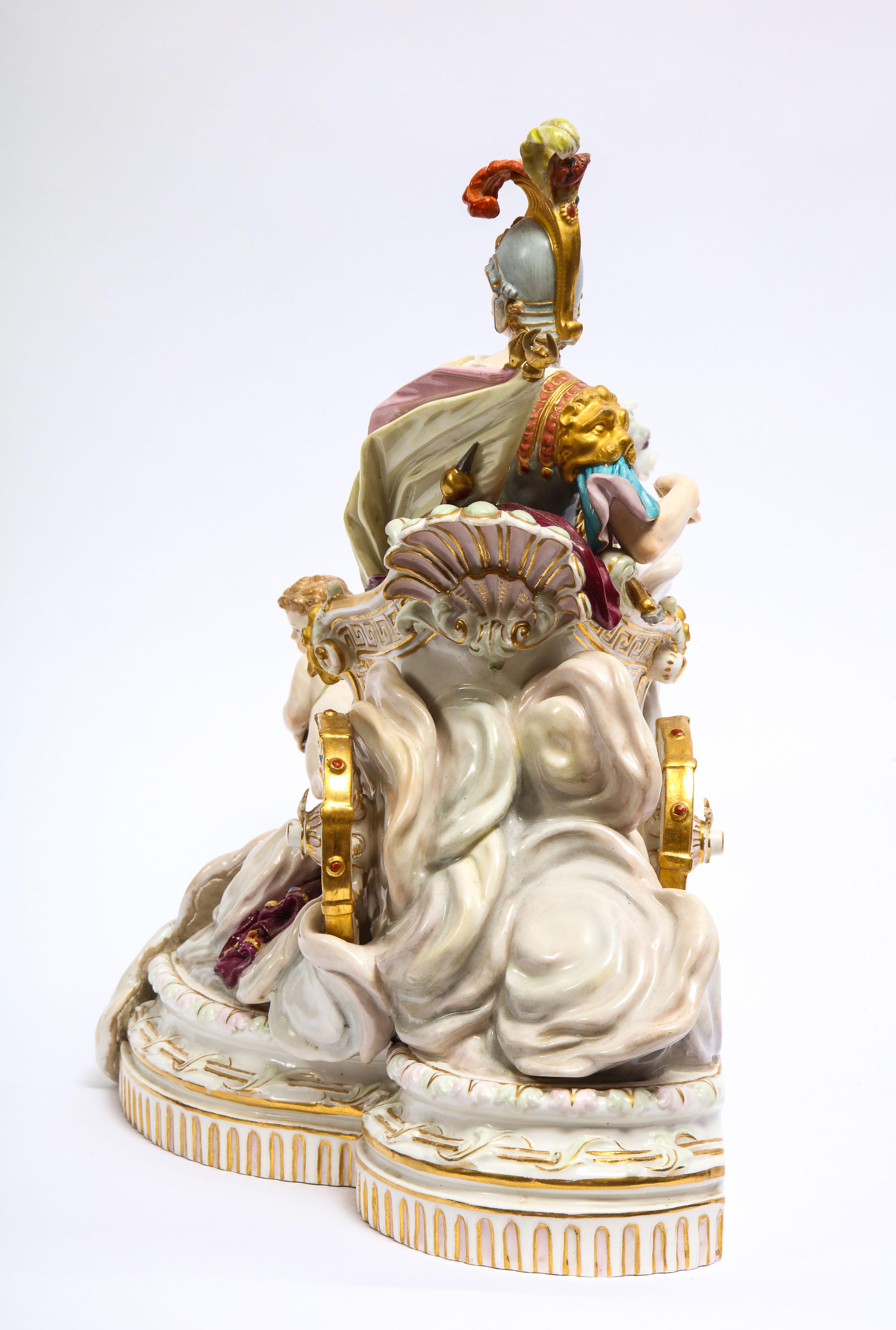 Porcellana Raggruppamento di Meissen con carro da guerra di Marte e putti da guerra per Caterina la Grande in vendita