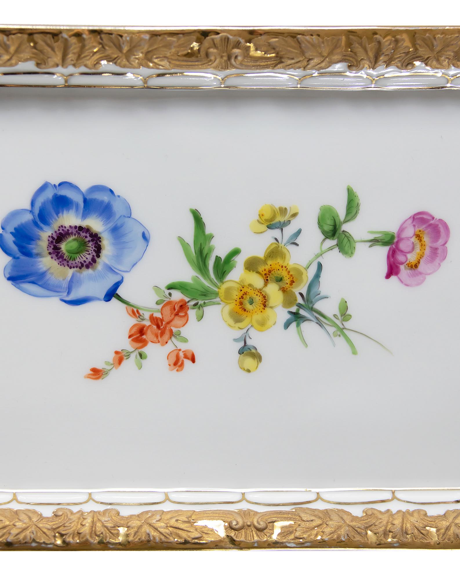 Meissen Hand Painted Gilded Porcelain Plate/Tray In Good Condition For Sale In Vilnius, LT