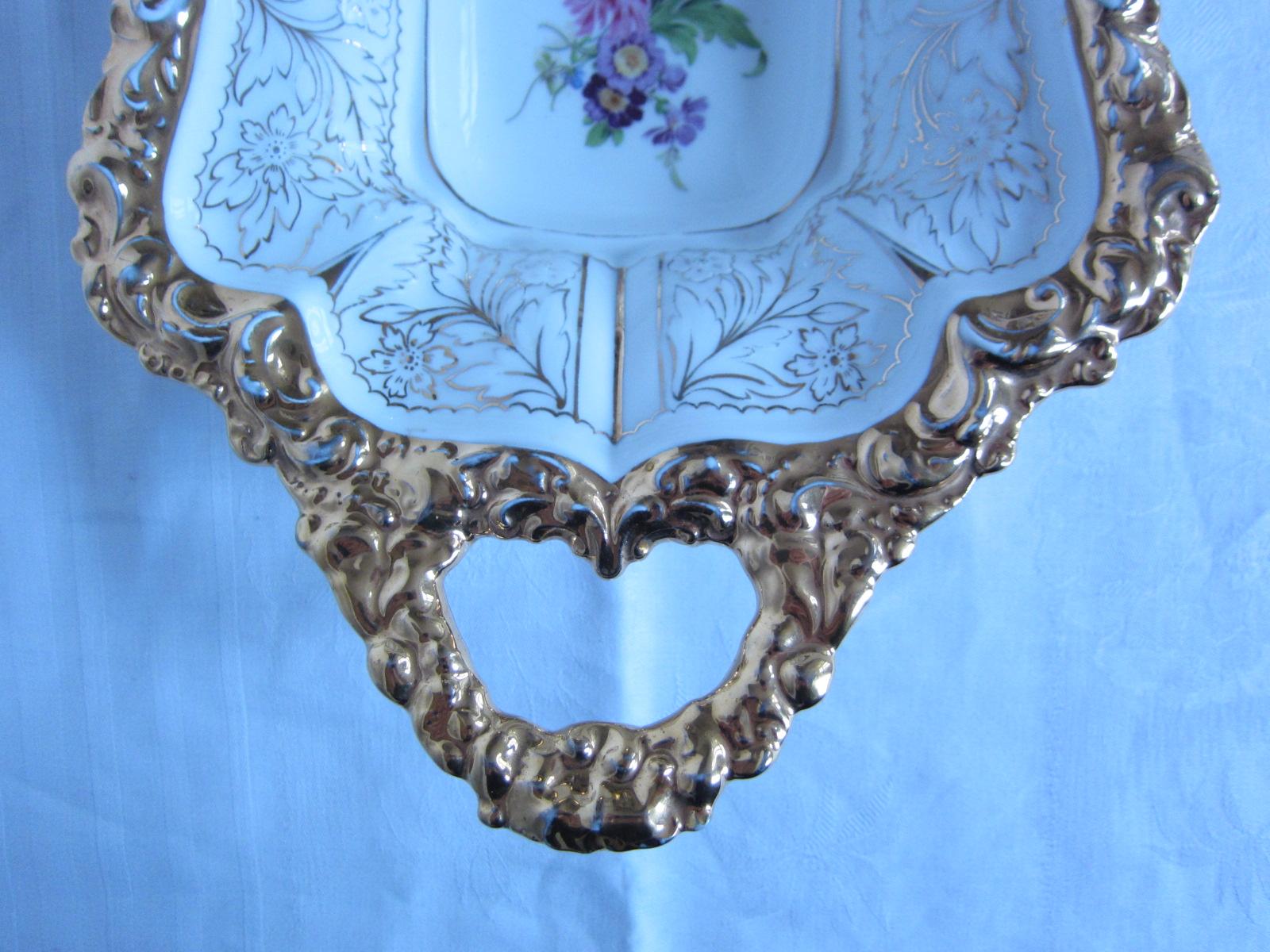 Plato de porcelana de Meissen pintado a mano y bañado en oro Pintado a mano en venta
