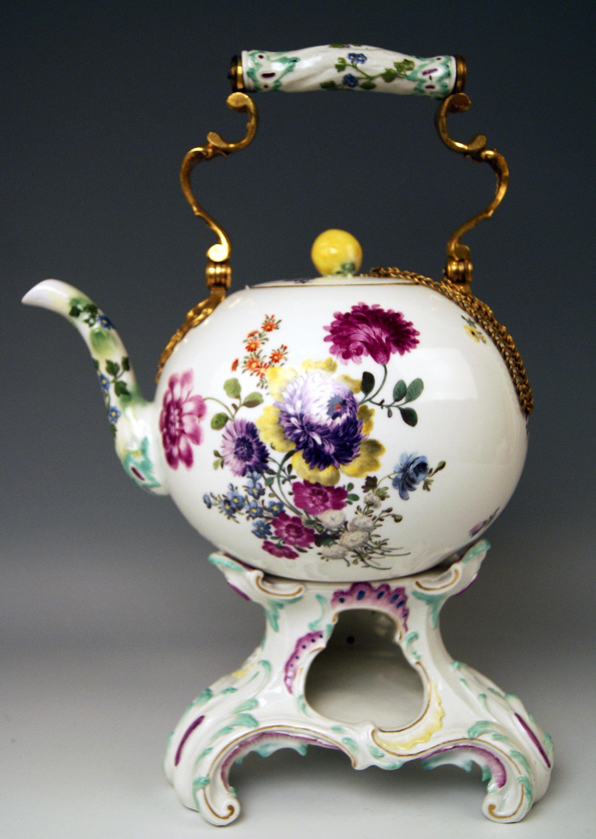 Meissen Huge Tea Pot and Warmer Rococo Period Flowers Paintings Höroldt Era 1750 3
