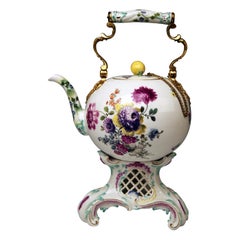 Meissen Riesige Teekanne und Stövchen Rokoko Blumenmalerei Höroldt Ära 1750