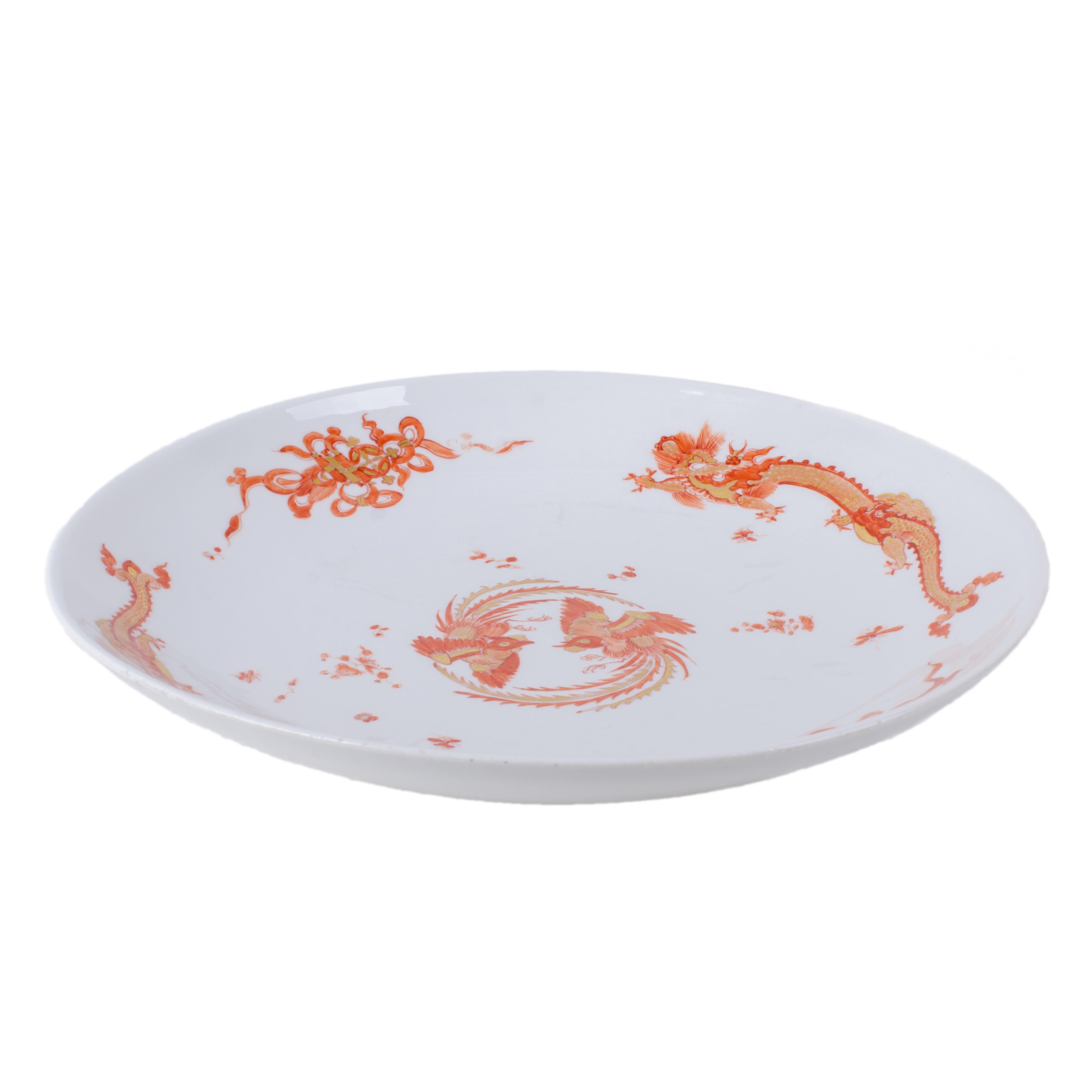 Meissener K.H.C. Royal Saxon Court Intarsienteller mit rotem Drachenmotiv im Zustand „Gut“ im Angebot in Savannah, GA