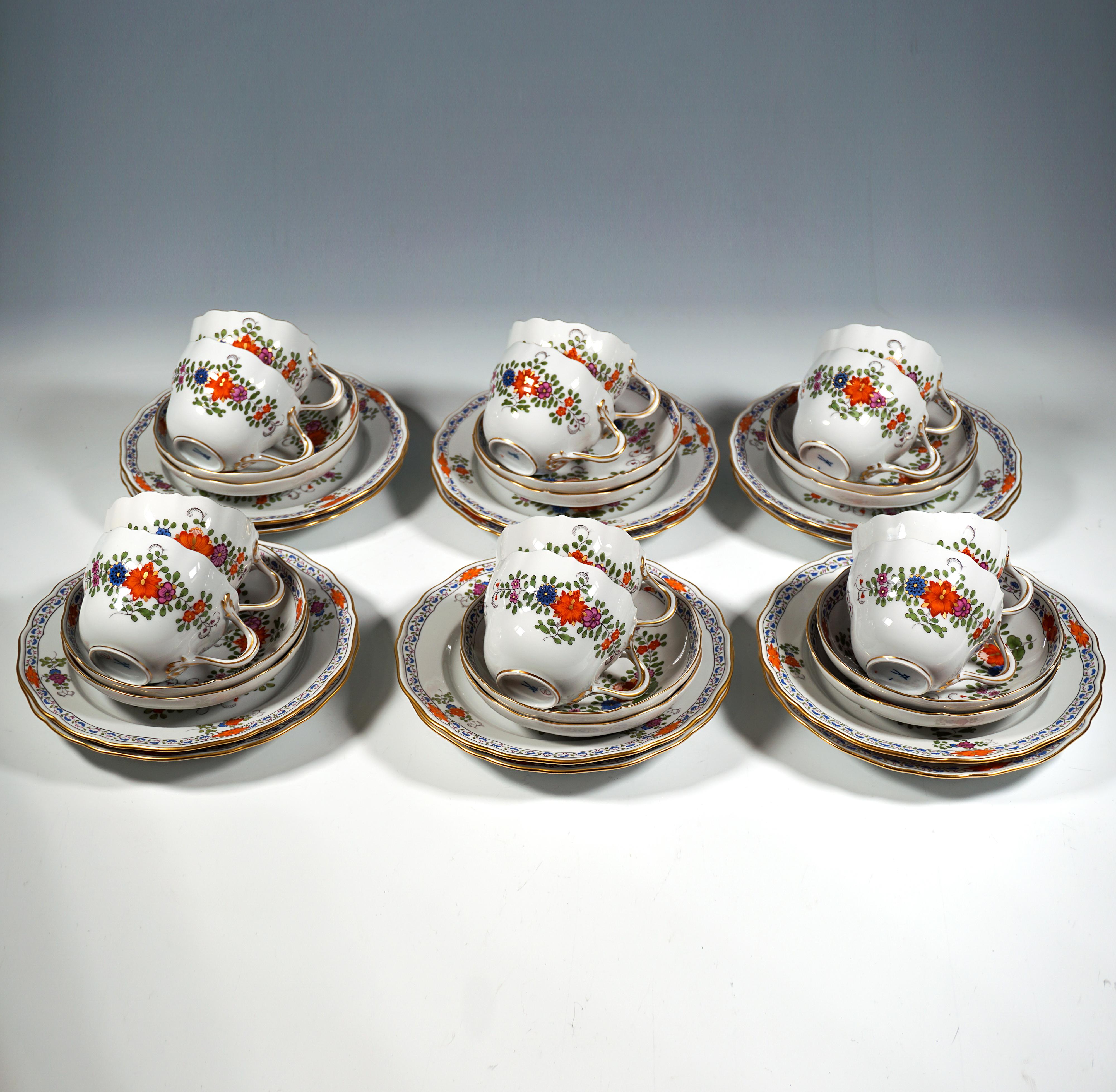 Juego de café, té y postre Meissen para 12 personas, flores indias, Alemania, S. XX Hecho a mano en venta