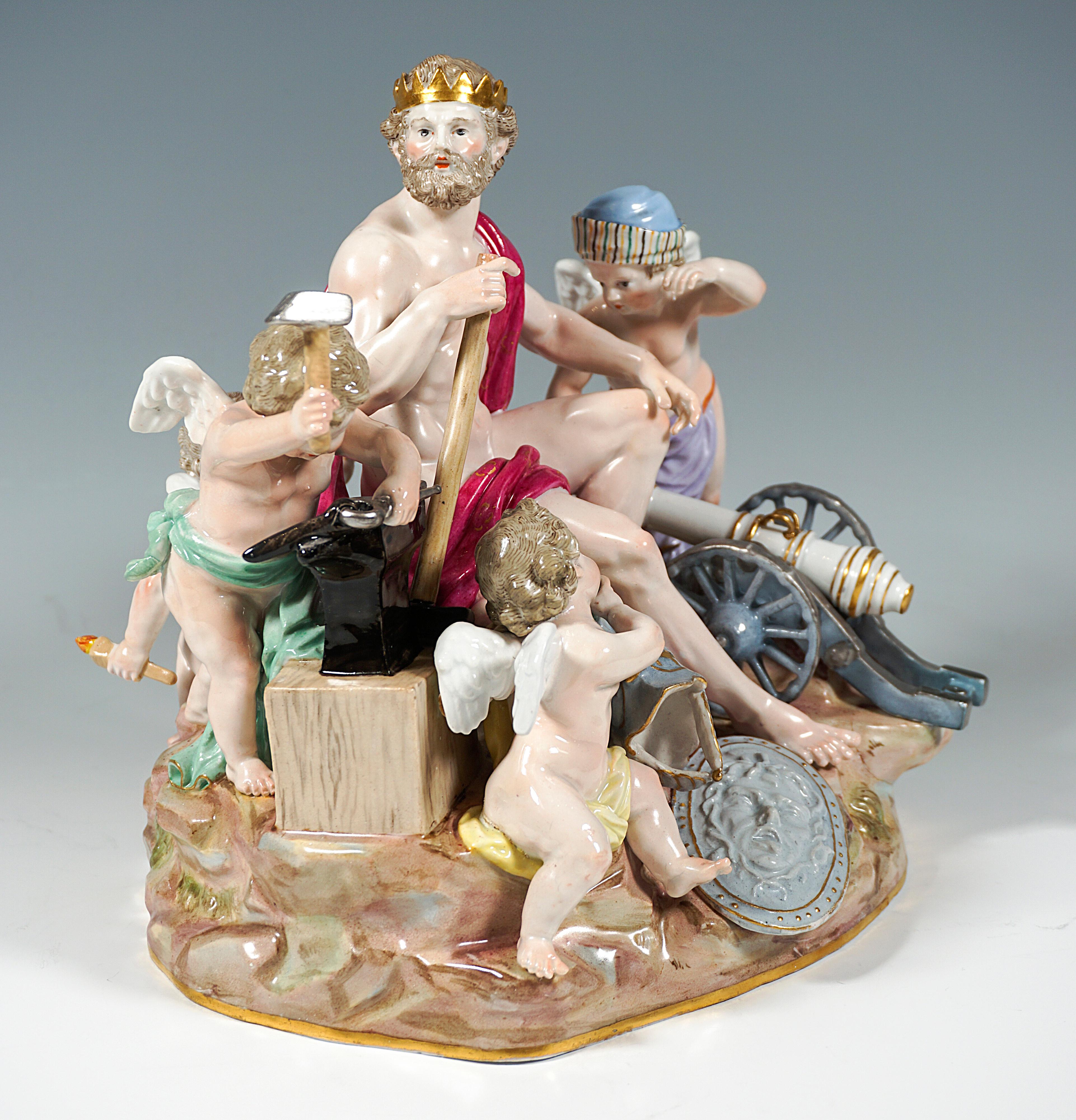 Excellent groupe en porcelaine de Meissen du 19ème siècle :
Représentation du dieu Héphaïstos (Vulcain), couvert d'un simple tissu, barbu et couronné, assis au centre d'un rocher, tenant à côté de lui un marteau à long manche et regardant sur le