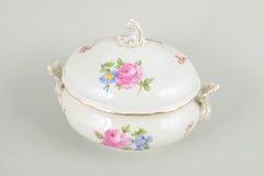 Meissen. Large porcelain tureen with floral decoration. Saxon flower pattern.