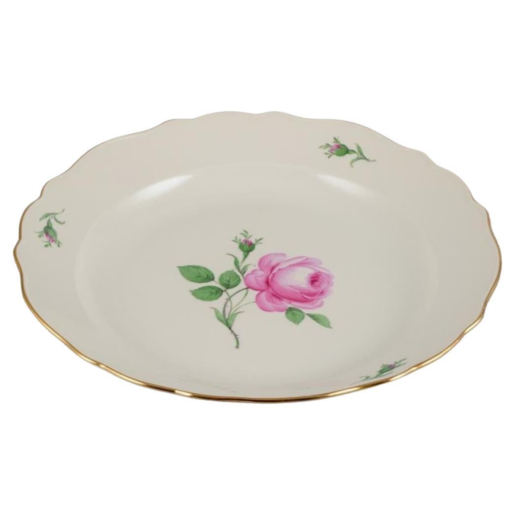 Meissen, grande piatto da portata rotondo "Pink Rose" in porcellana.