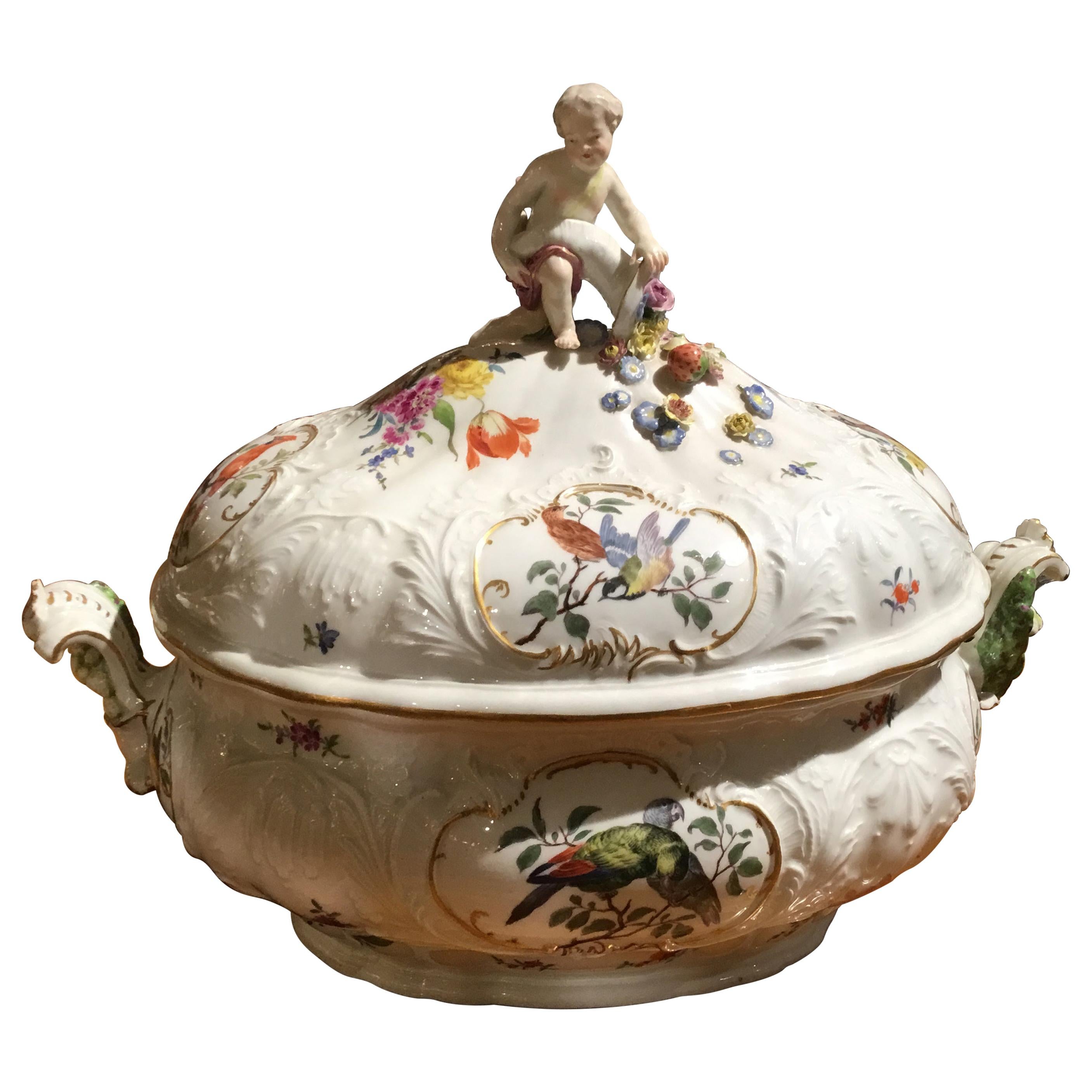 Meissen Lidded Tureen, Hand Painted with Birds, Hard Paste Porcelain, circa 1934 For Sale