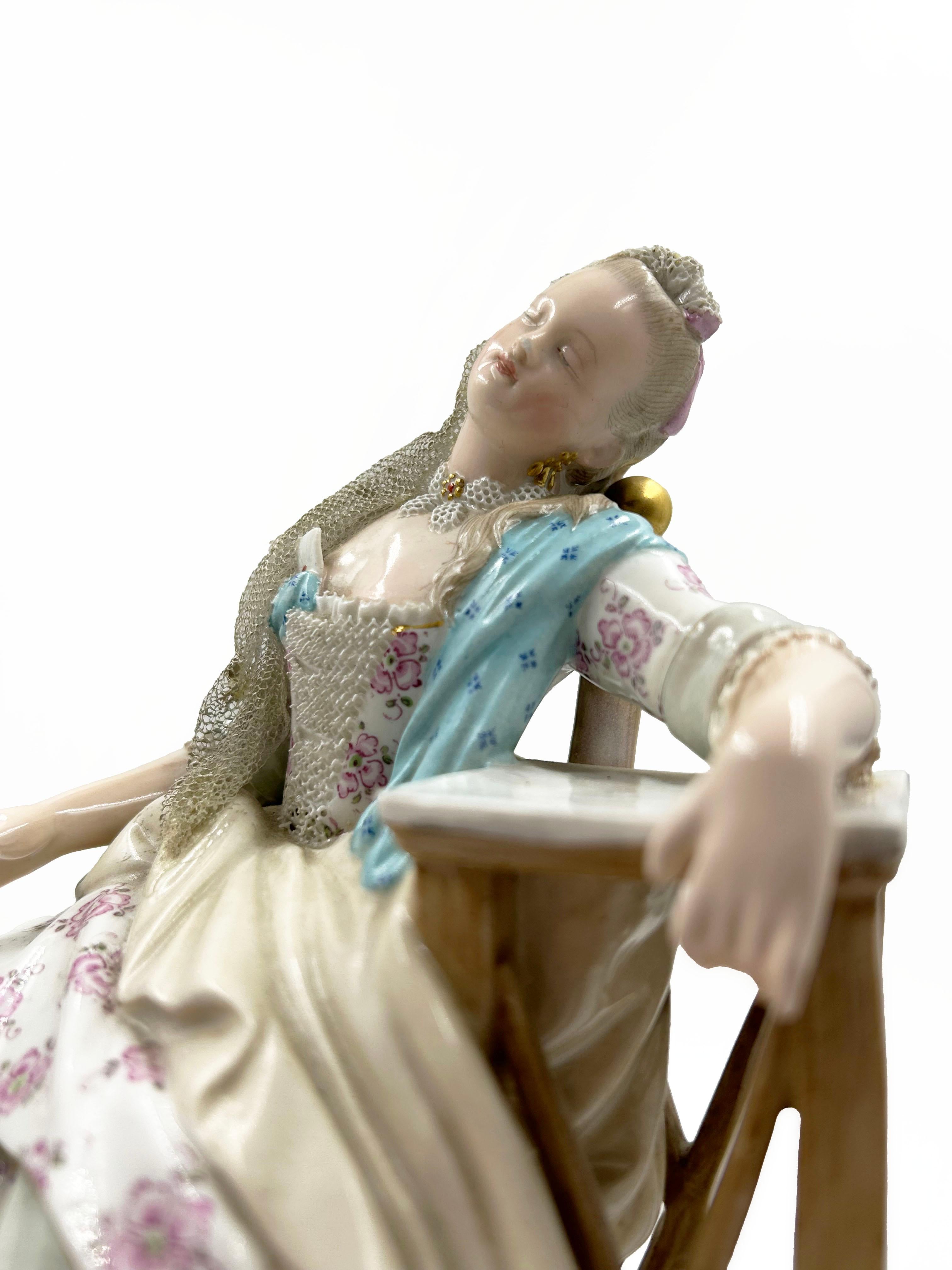 Meissen, Luisa addormentata, su disegno di Greuze, statuetta del XIX secolo, circa In condizioni buone in vendita a Autonomous City Buenos Aires, CABA