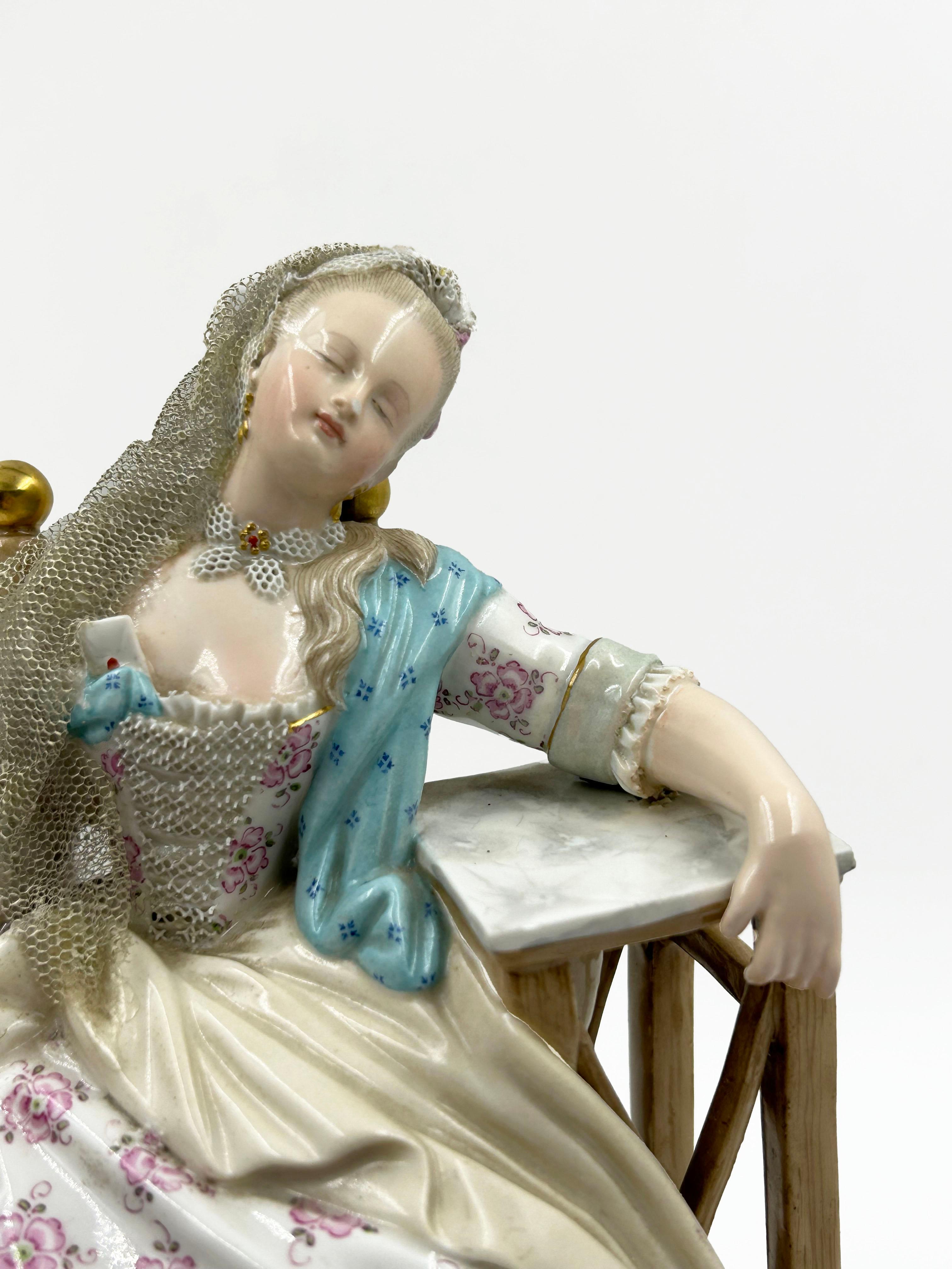 Porcellana Meissen, Luisa addormentata, su disegno di Greuze, statuetta del XIX secolo, circa in vendita