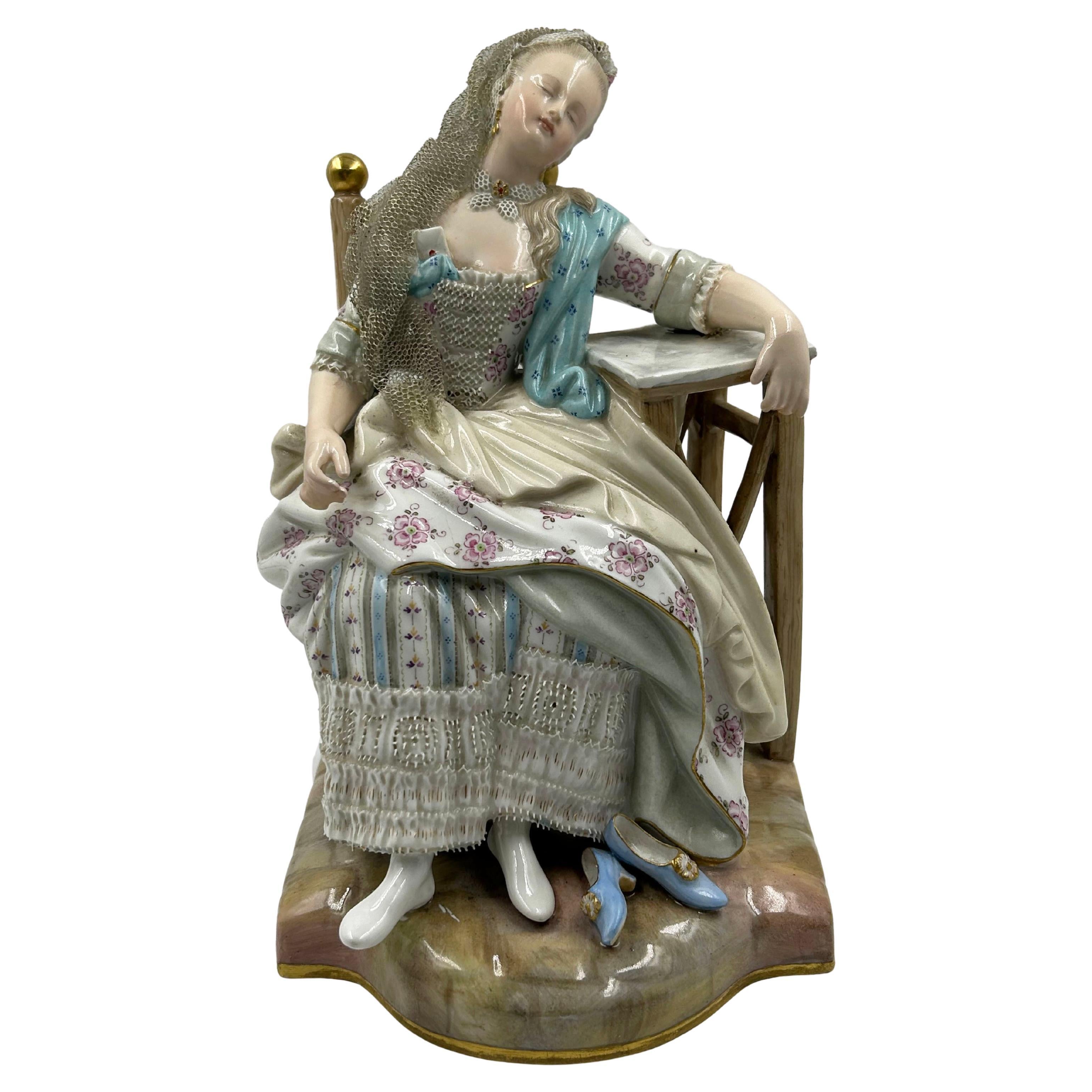 Meissen, Luisa addormentata, su disegno di Greuze, statuetta del XIX secolo, circa in vendita