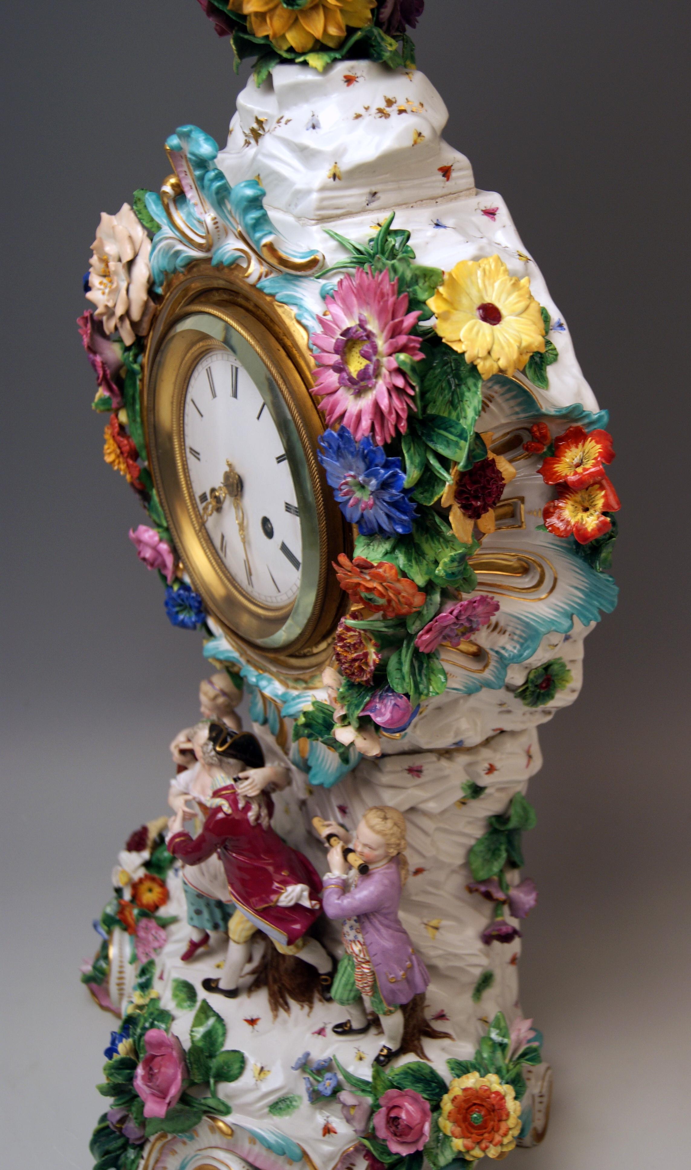 Meissen Mantel Clock Flowers Figurines Model 1047 Leuteritz Height 25.98 inches  In Good Condition In Vienna, AT