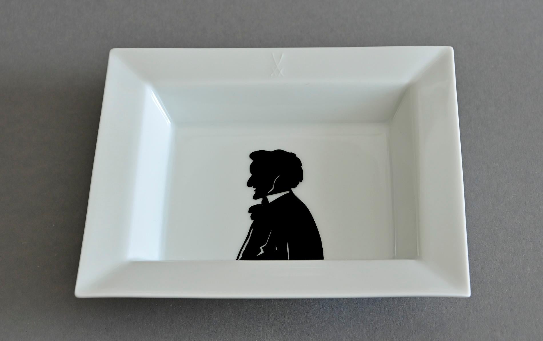 Empire Meißen Manufactory, Vide Poche with Silhouette Portrait Richard Wagner For Sale