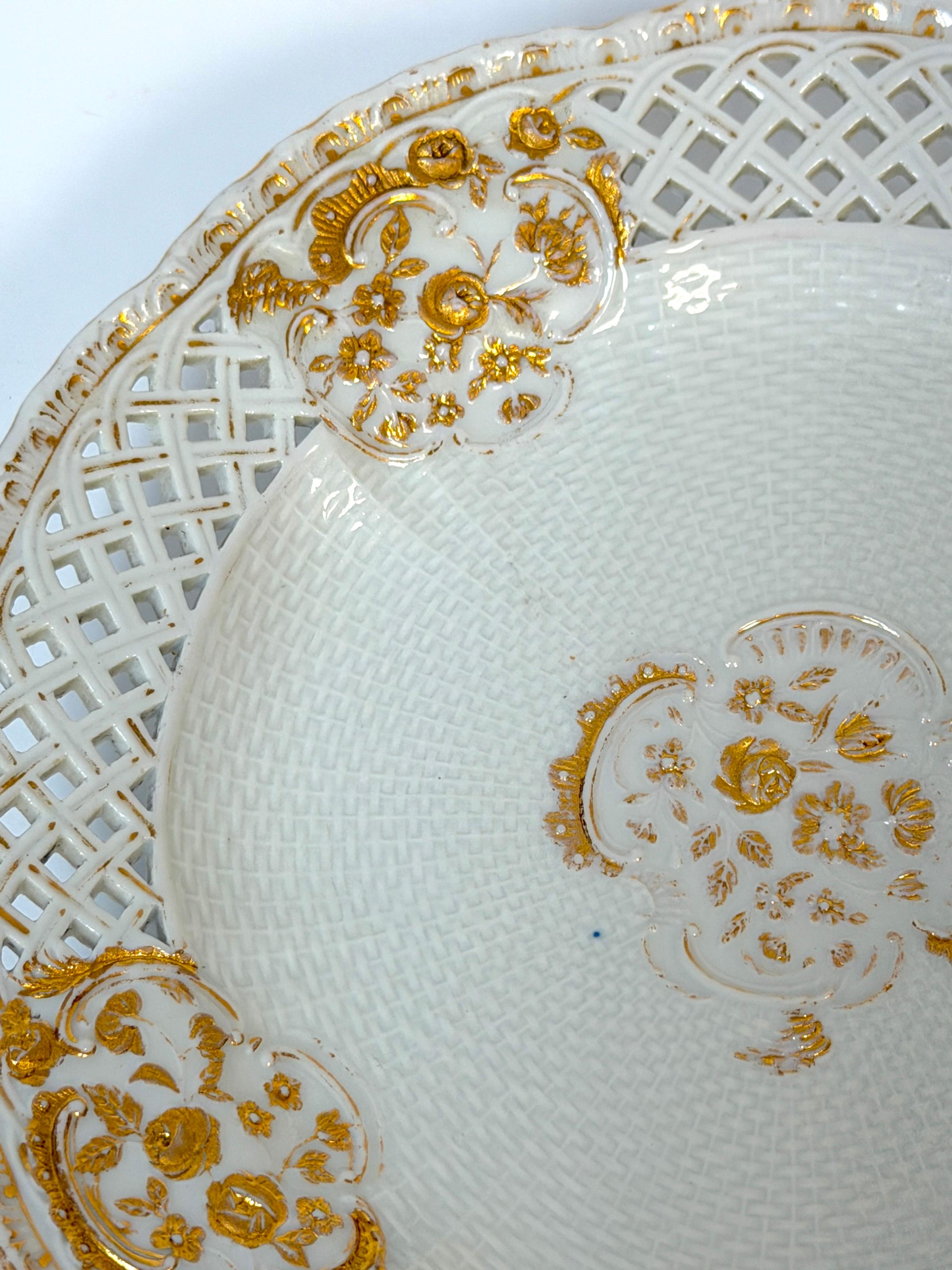 Meissen Marcolini-Period Reticulated Porcelain Plate, Circa (1774–1814) en venta 4