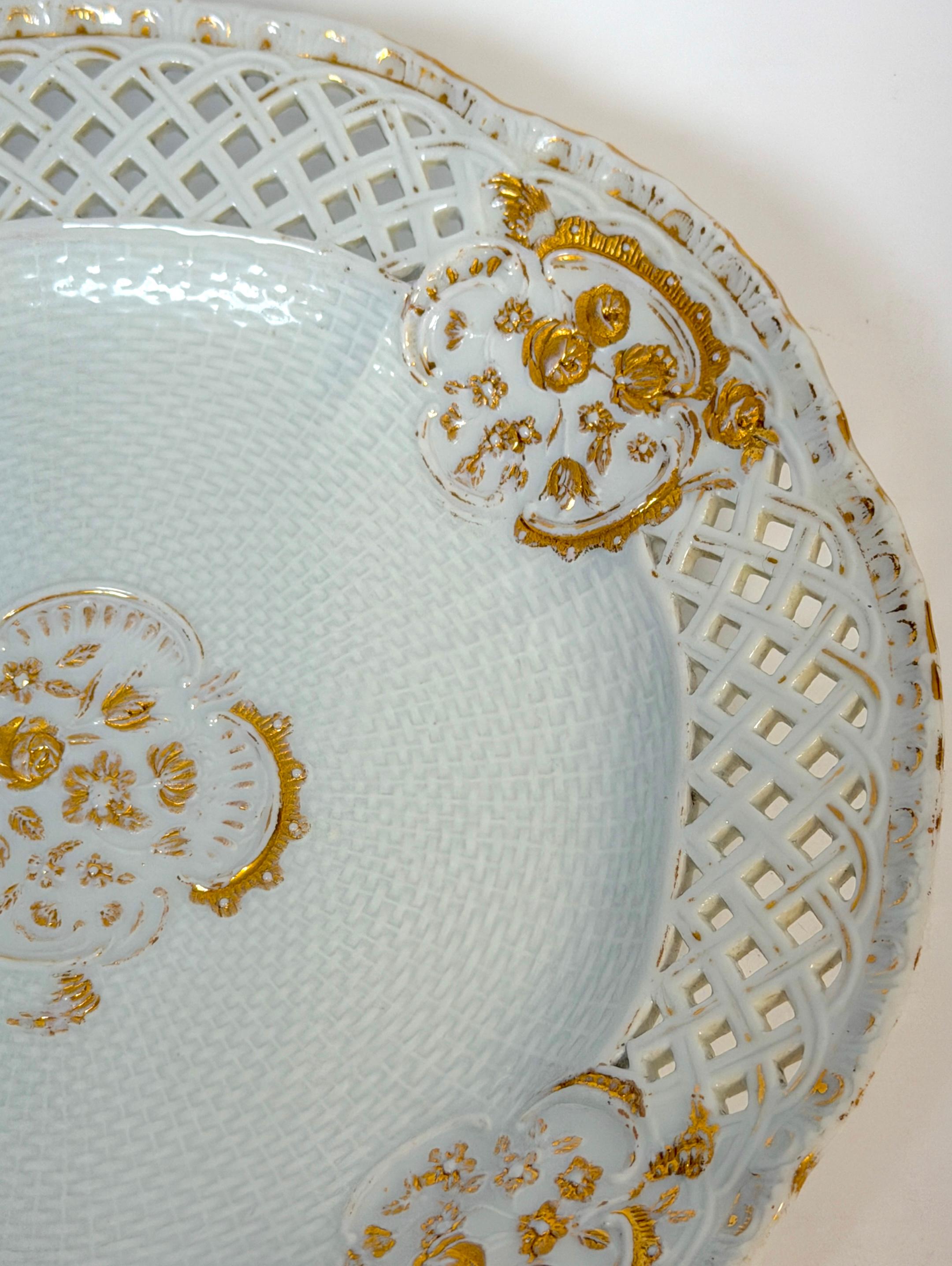 Meissen Marcolini-Period Reticulated Porcelain Plate, Circa (1774–1814) en venta 5