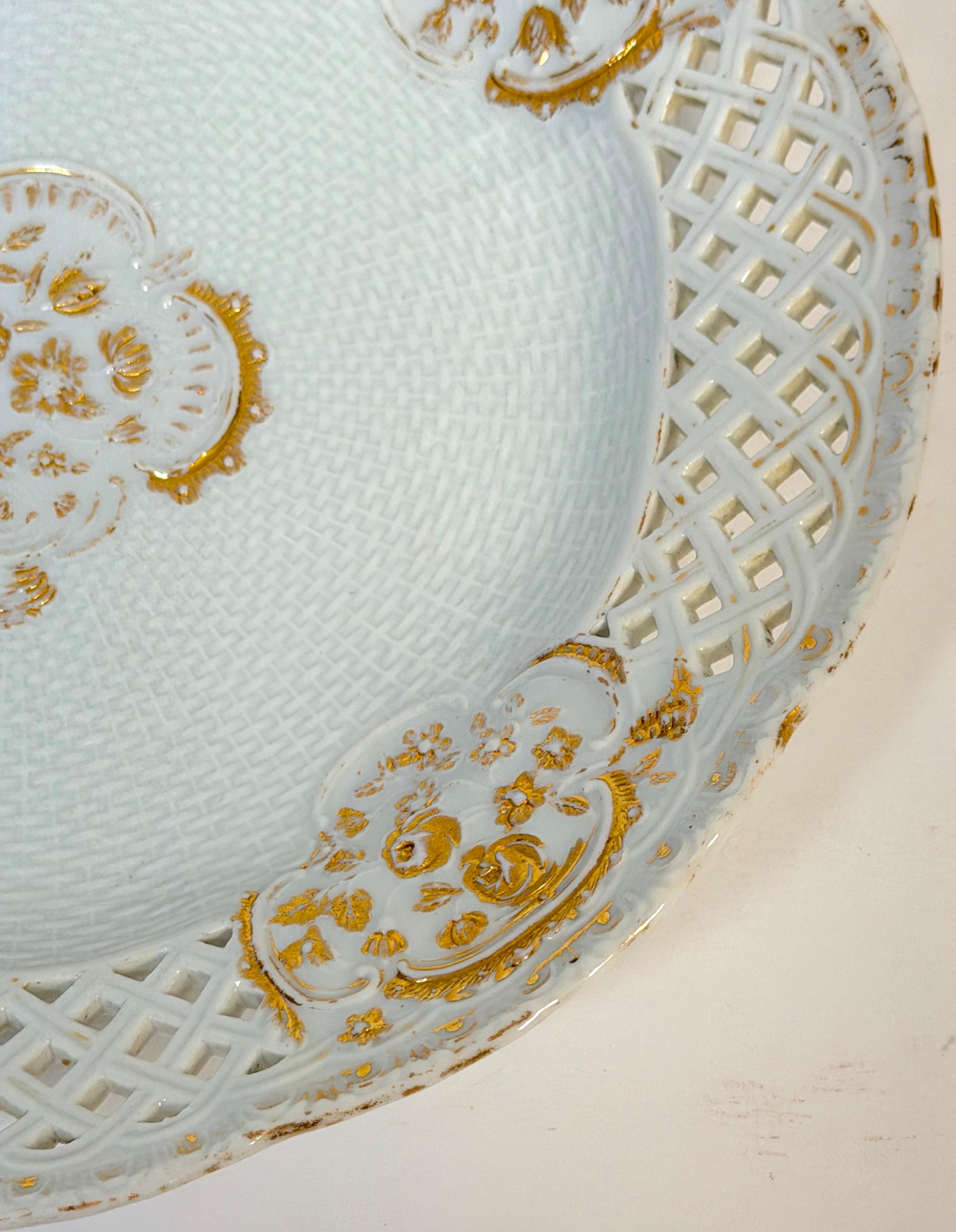 Meissen Marcolini-Period Reticulated Porcelain Plate, Circa (1774–1814) en venta 6