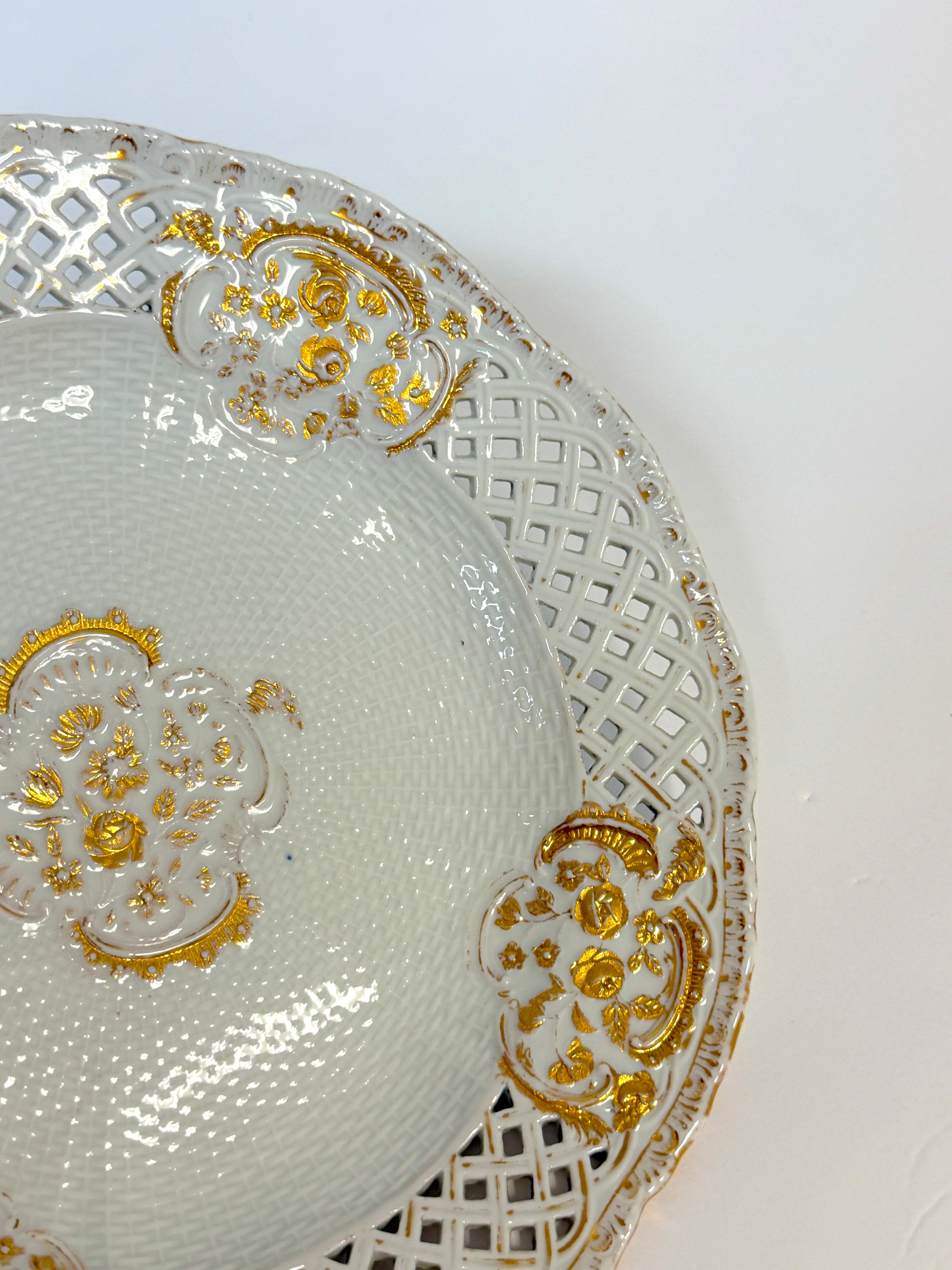 Meissen Marcolini-Period Reticulated Porcelain Plate, Circa (1774–1814) Renacimiento barroco en venta